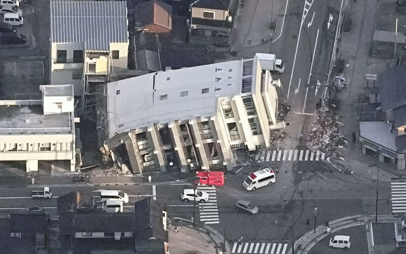 日本元旦發生大地震    造成至少六人死亡