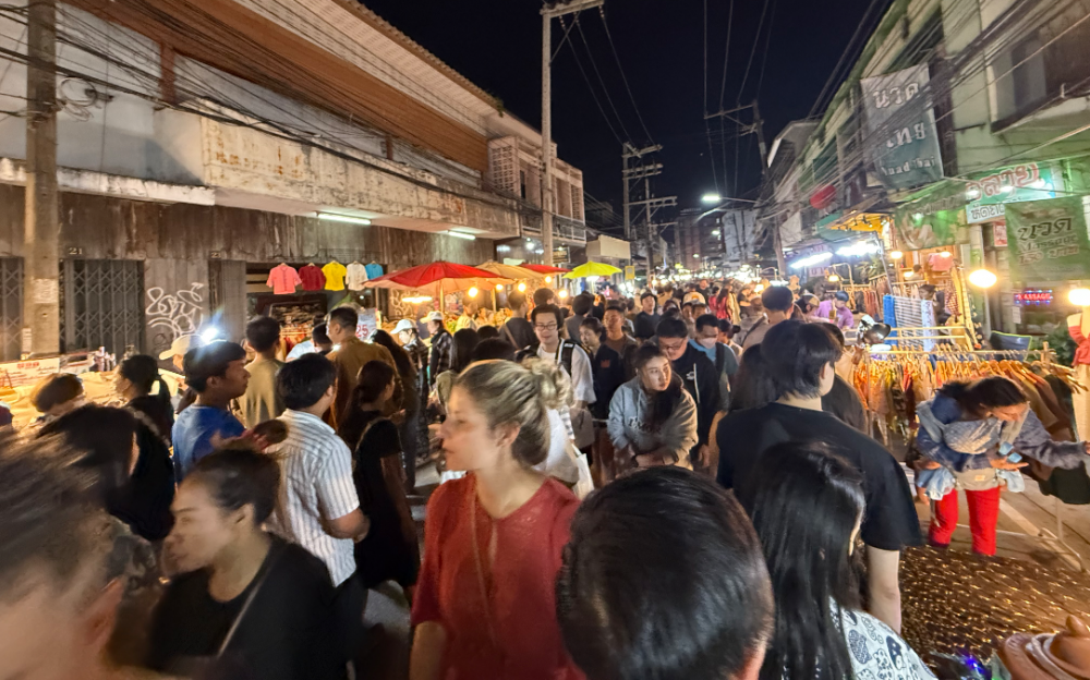 泰國清邁夜市：時光中的回憶與現實中的繁華